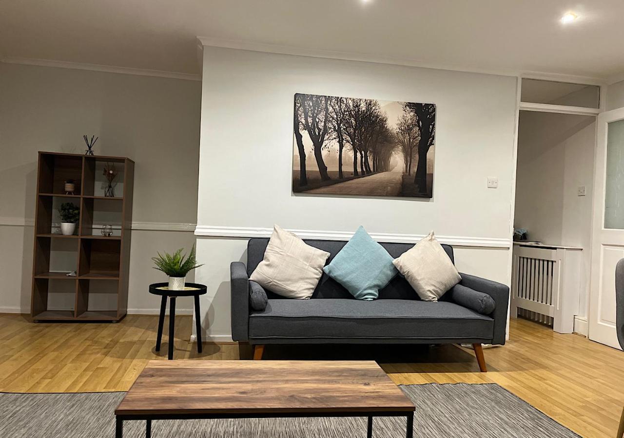 Lovely 2 Bedroom Apartment With Parking Space London Exterior photo
